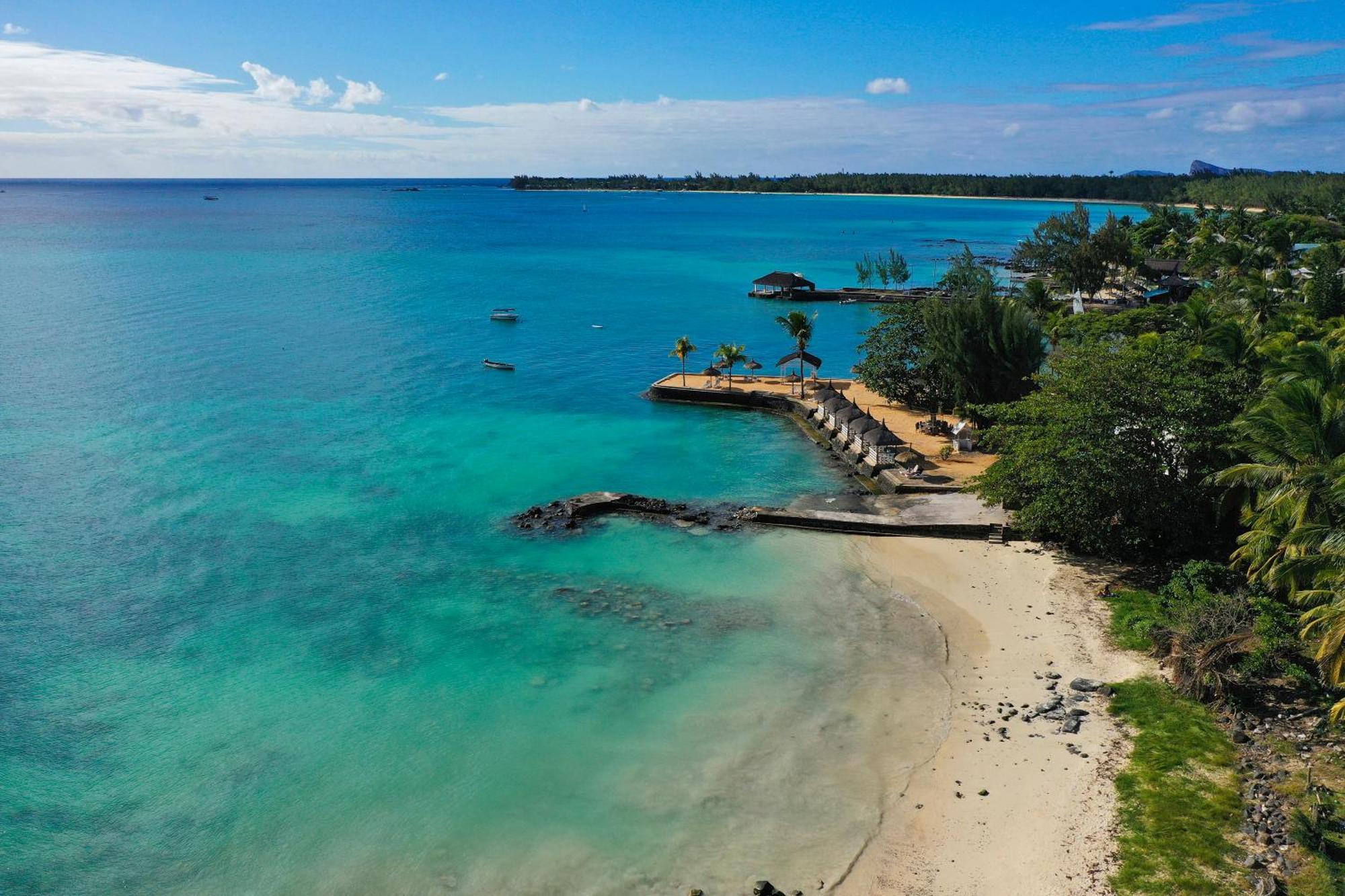 Coral Azur Beach Resort Mont Choisy Exterior photo