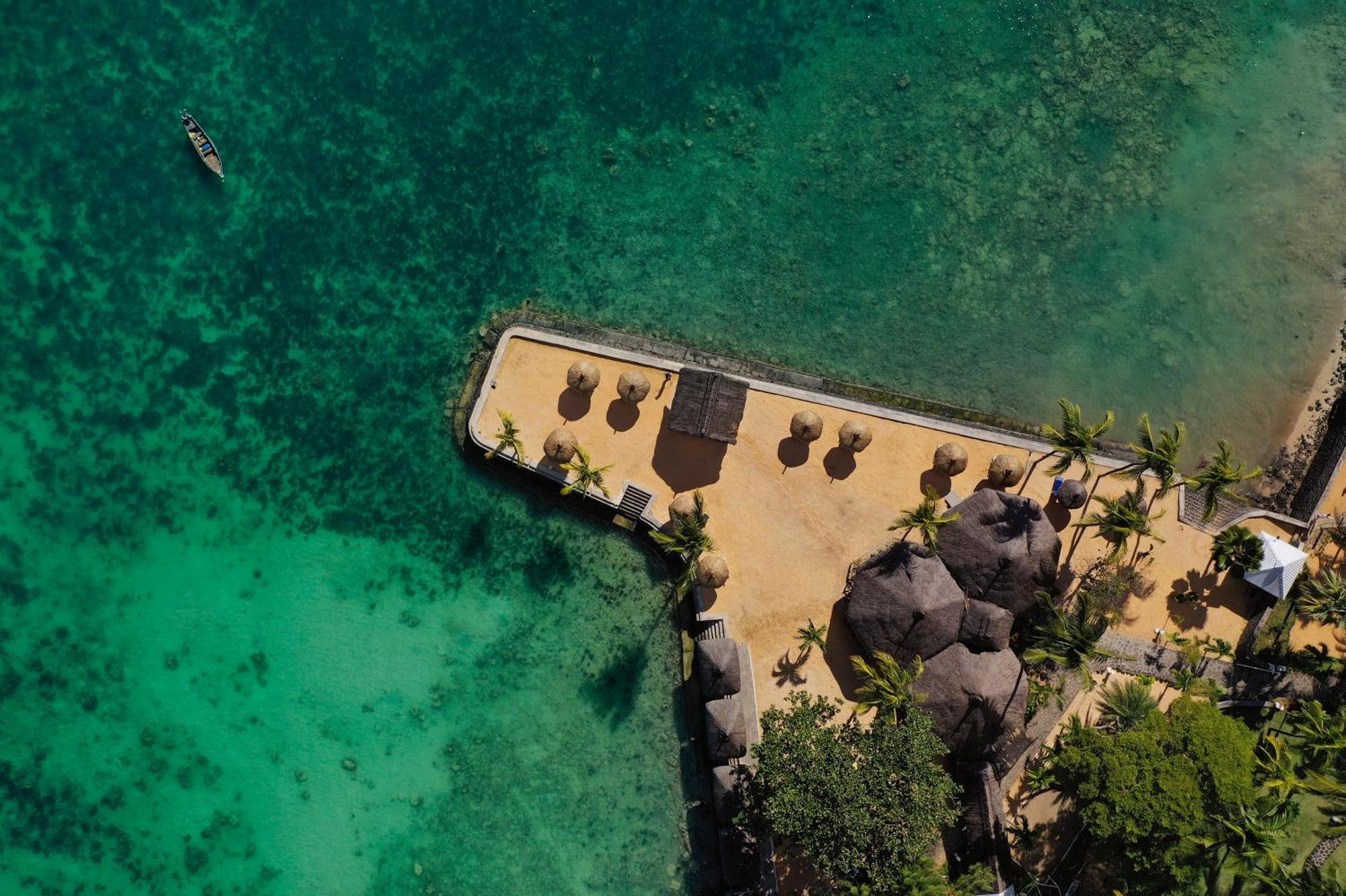 Coral Azur Beach Resort Mont Choisy Exterior photo