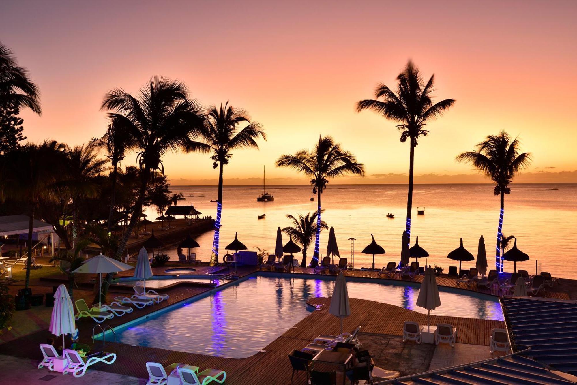 Coral Azur Beach Resort Mont Choisy Exterior photo