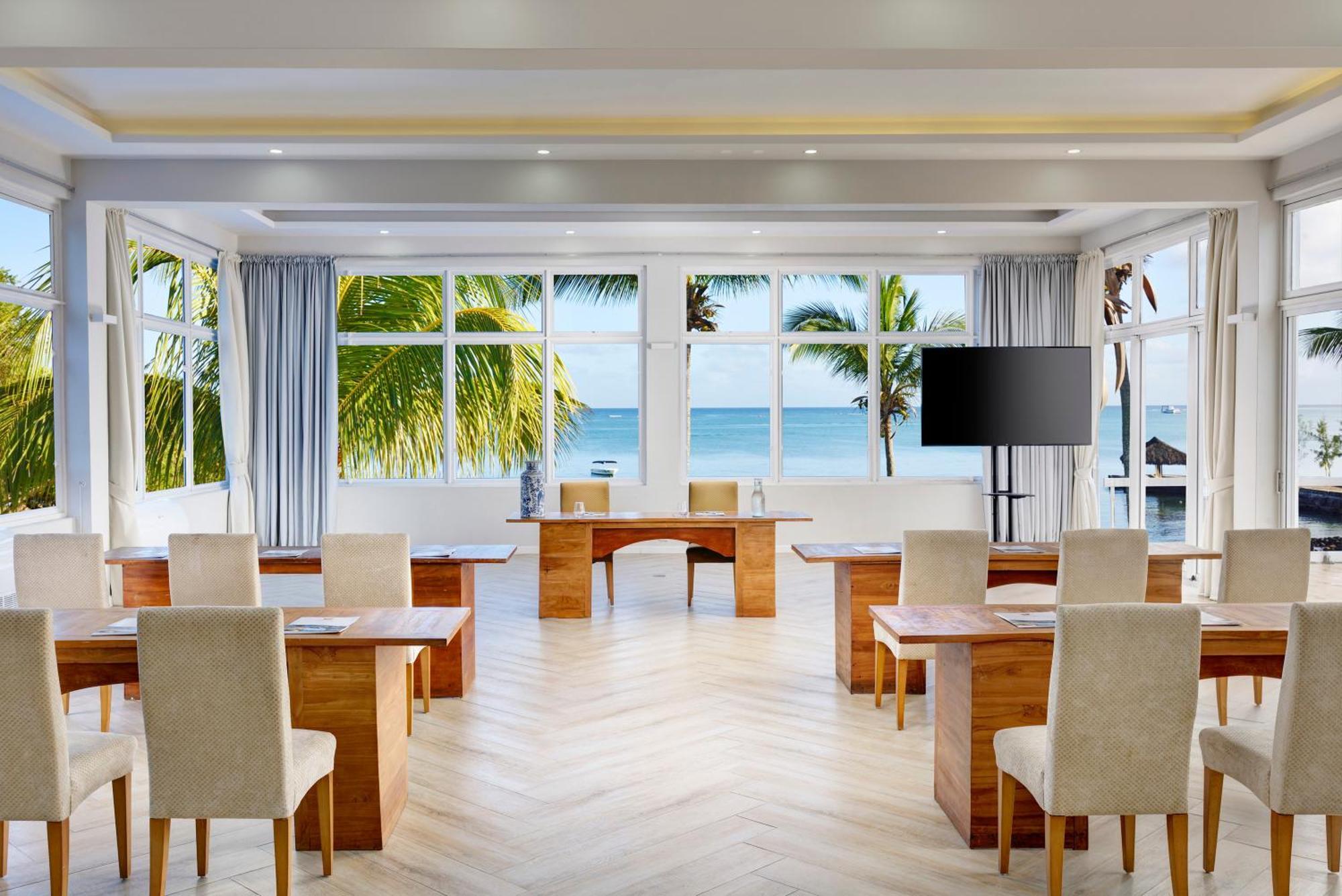 Coral Azur Beach Resort Mont Choisy Exterior photo